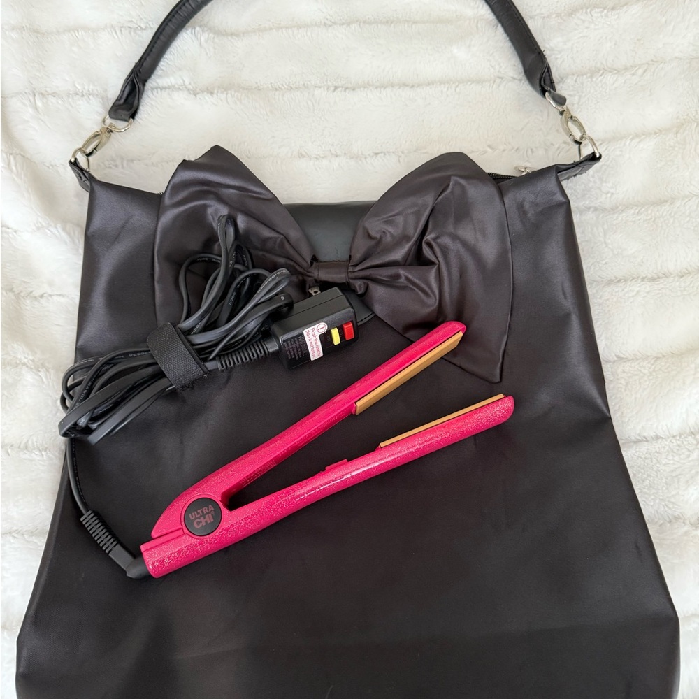 Ultra CHI Pink Hair Straightener with Black Thermal Bag